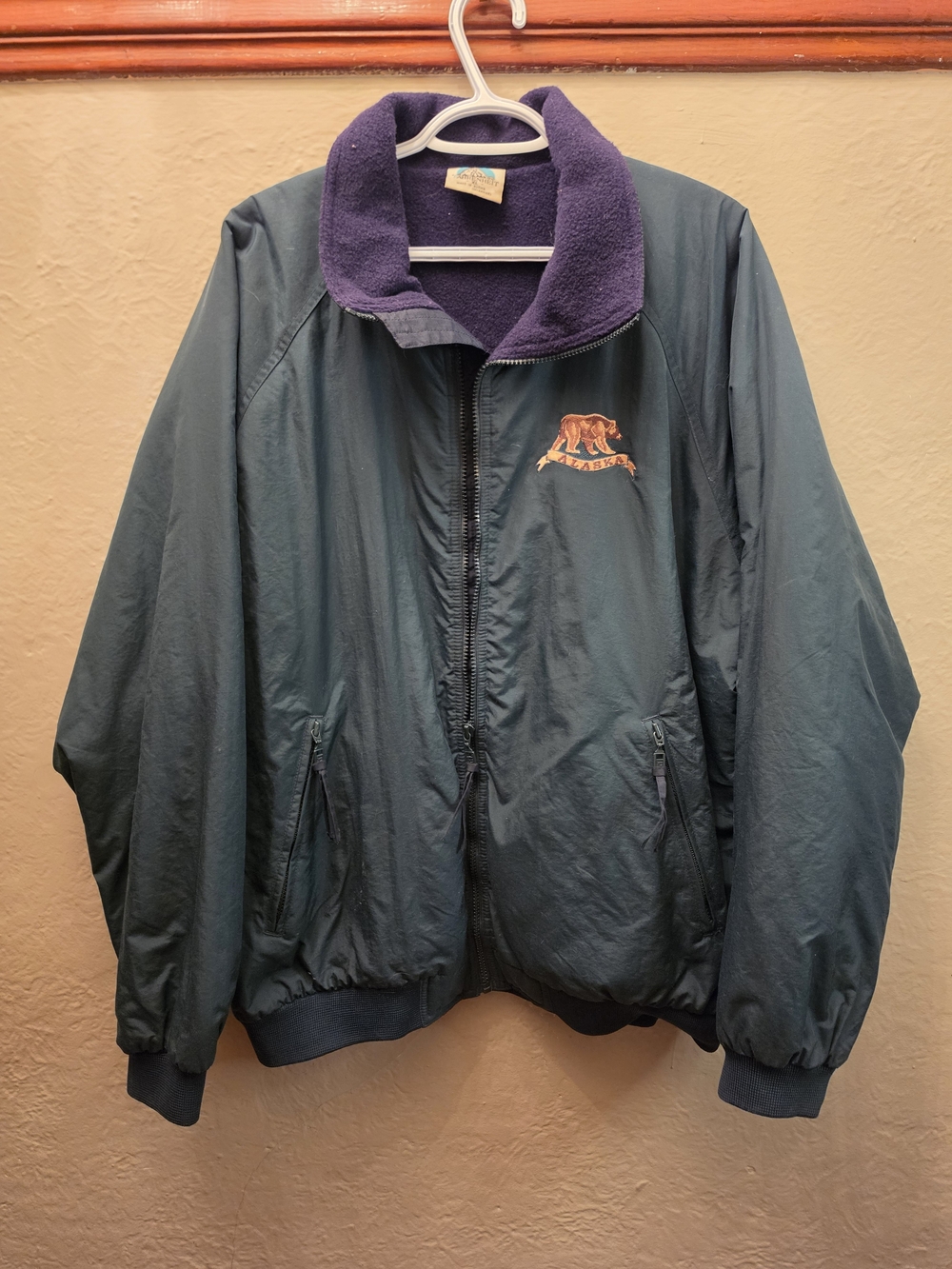 Vintage Fahrenheit Alaska Bear Fleece Lined Bomber Jacket Made Canada XL
